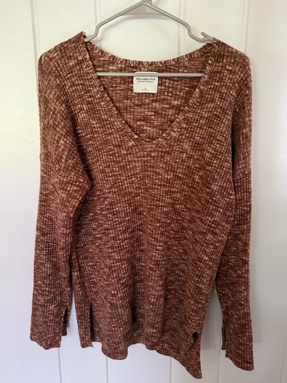 Abercrombie & Fitch Women's V-Neck Brown Sweater small